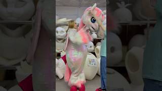 How put on a mascot Unicorn 🦄 #mascot #mascotcostume #promomascots #carnivalcostumes