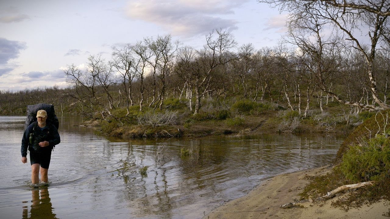 Paistunturin erämaan kaakkoisosassa. Vesi on korkealla vielä.