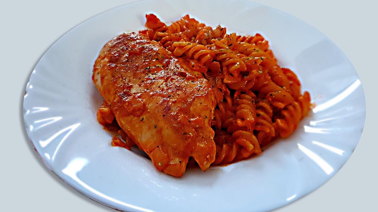 One pot pasta mit Hähnchen in Sahnesoße / Ein köstliches und ...