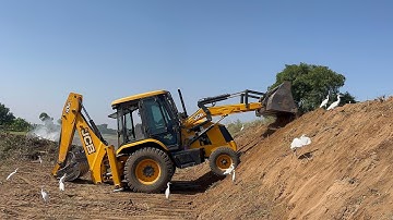 Jcb backhoe loader 3dx super working on road side loading soil into a dump truck #jcbvideo #jcb 