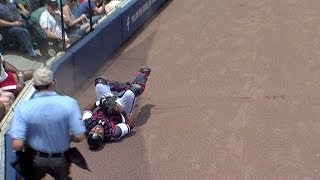 BOS@ATL: Laird slides into backstop to make grab
