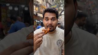 Delhi ki special chicken 🍗 khao ❤️ #vlogs #food #firemomos #streetfood #bahnmi #hakkanoodles