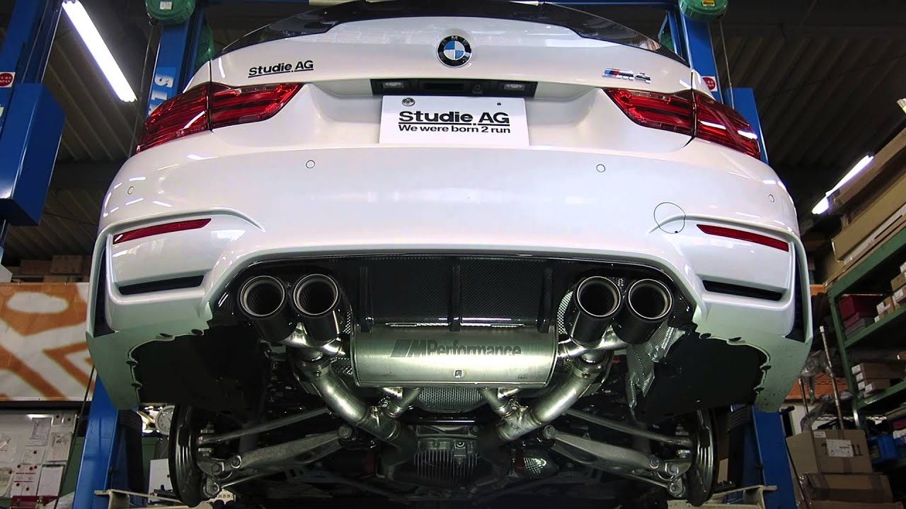 F82M4 BMW M PERFORMANCE Abgasanlage Titan Endrohrblenden Carbon - YouTube