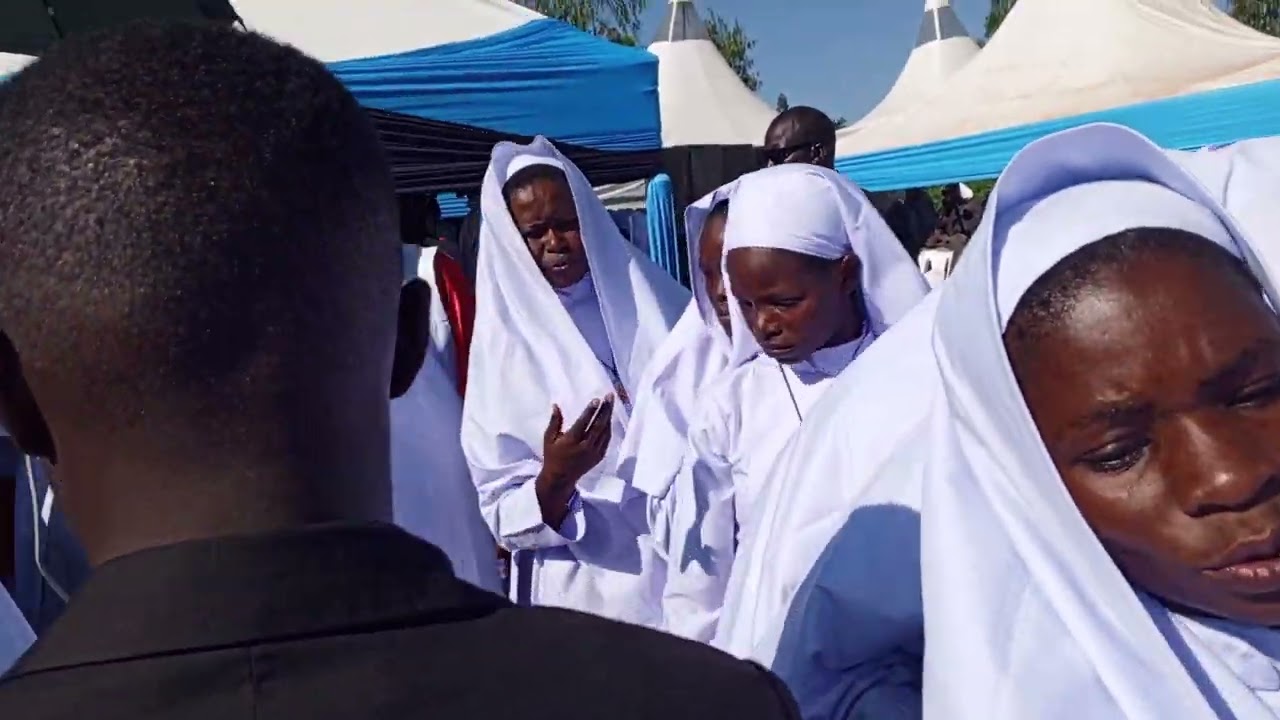 ПОХОРОНЕНИЕ МАТЕРИ АПОСТОЛА ДАРЛАНА РУКИХ - МАРАШАН РАЯ