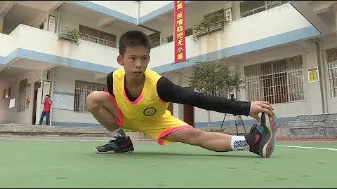 Inspirational One-armed Basketball Teen Becomes Internet Sensation in China - DayDayNews