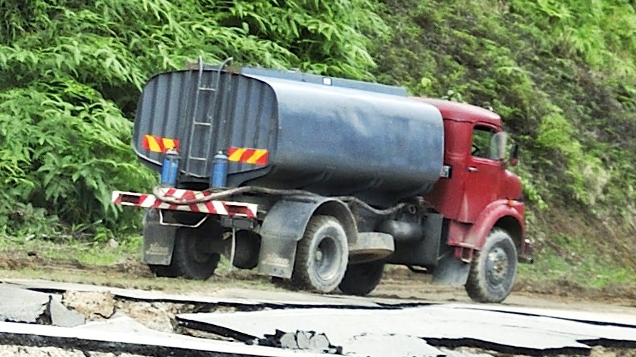 Snowrunner, Except there's an Earthquake and Everything's F&%*ed - With @IGP, @Drae and Skilly