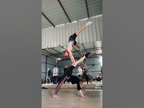 Спичак в шпагате😏 - YouTube