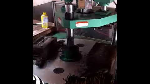 XTV-RT Vertical Rotary Table Injection Molding Machine Working