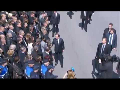 Un policier refuse de serrer la main de Hollande et Valls. (17/06/2016)