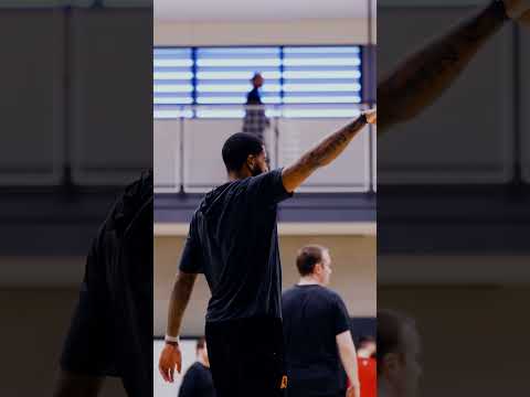 ROYC3 O'N3AL3 👌 Continuing to light it up from beyond the arc! #shorts | Phoenix Suns