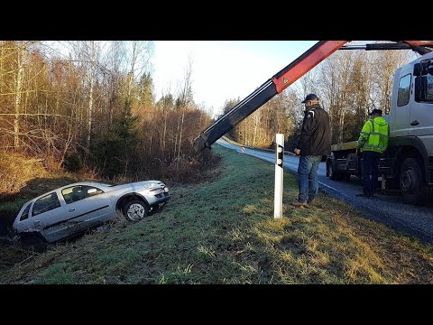 Video: Kā kādam aizdot automašīnu (ar attēliem)