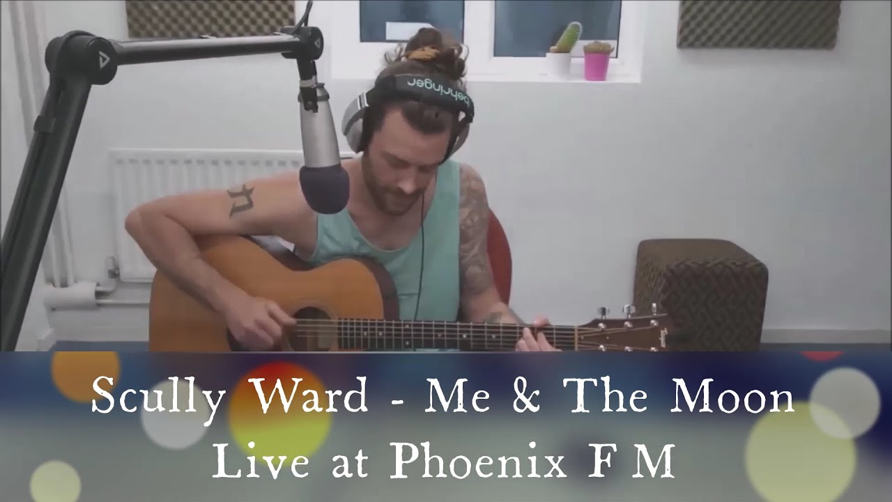 Scully Ward - "Me & The Moon" live at Phoenix FM
