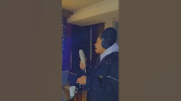NANDY AKIMUIMBIA BILLNASS STUDIONI 