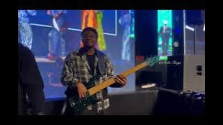 Download lagu BASSIST GOES CRAZY IN THIS HIGHLY INTOXICATING MAKOSSA PRAISE🔥🔥🔥🔥🔥
