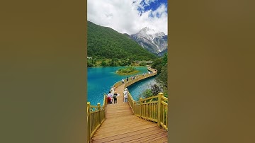 Lijiang Jade Dragon Snow Mountain Blue Moon Valley live broadcast Yunnan Stone Forest Scenic Area