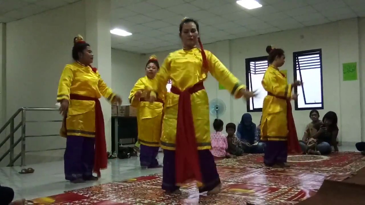 Tari Cokek Cina Benteng (Cokek Dance - Benteng Chinese Community) 