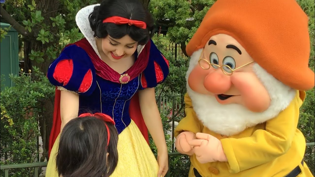 東京ディズニーランド】七人のこびとに連れられて！【白雪姫と王子様