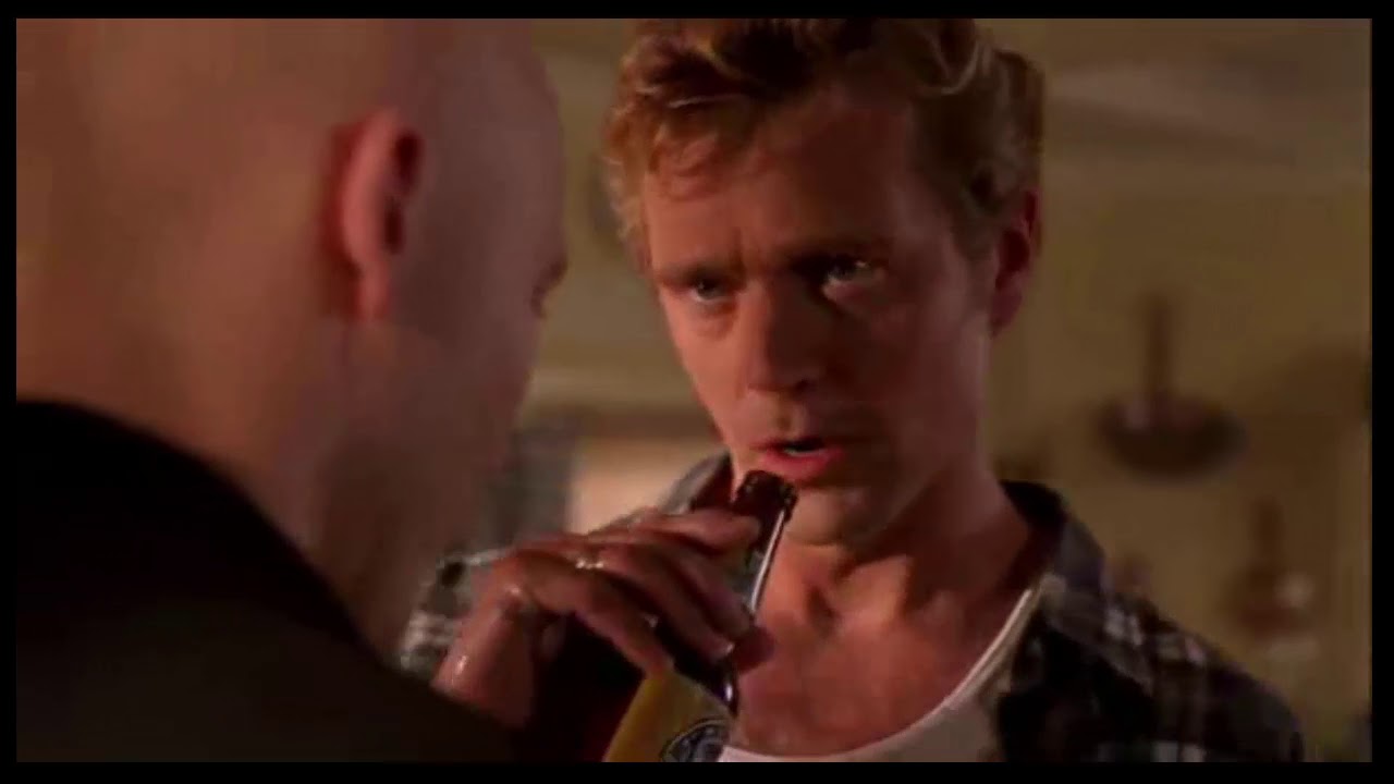 hd wallpaper for pc Los efectos de la flor Nicodemus en Jonathan - Smallville Temporada 1 Cap.15