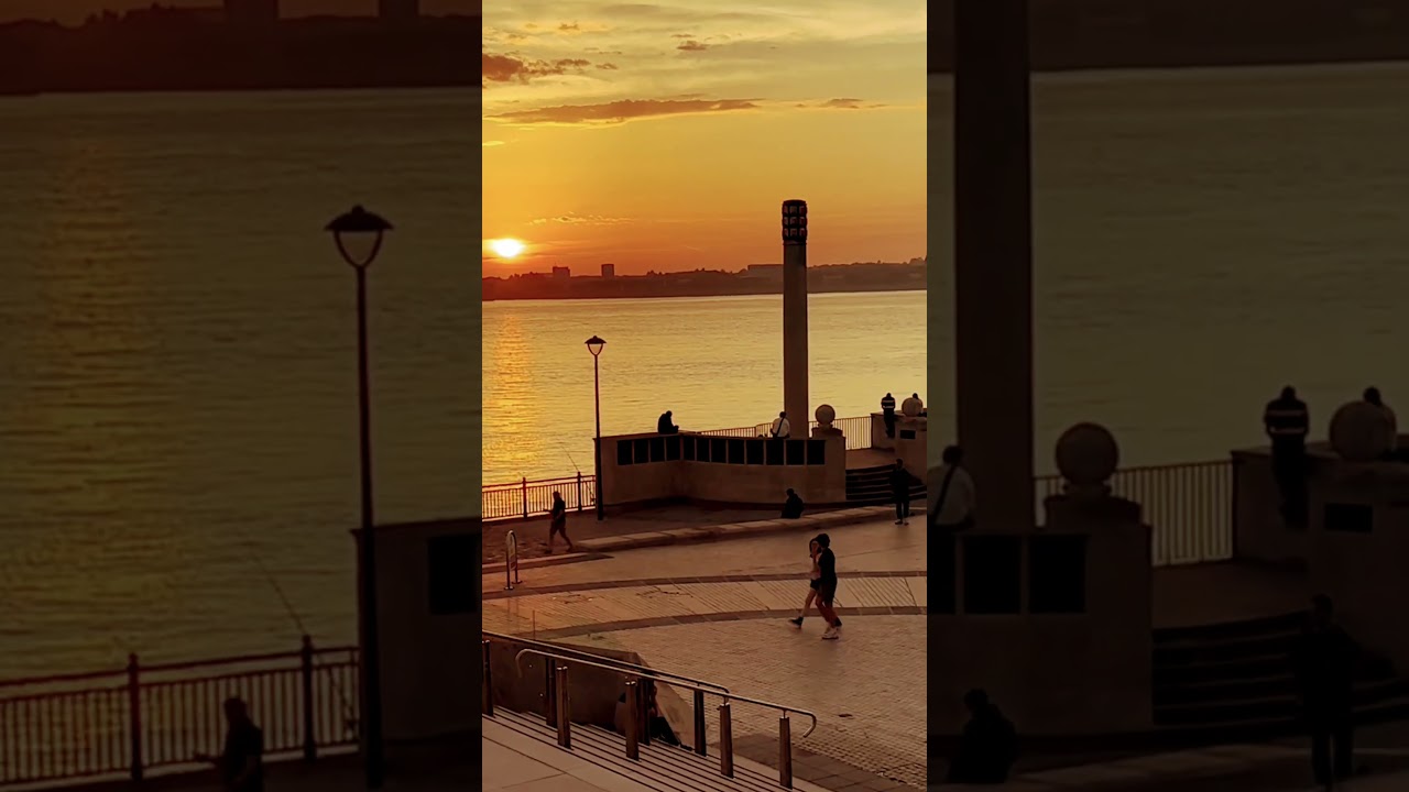 ￼￼￼ Beautiful sunset walking tour in Liverpool, ￼UK