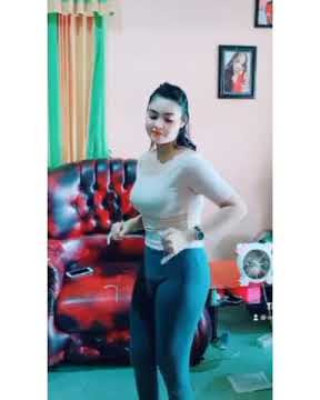 Joget Tik Tok Tante Cantik