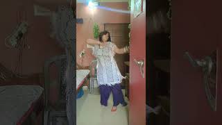 Dil main jaagi Dhadkan aise ##VintageVibes #RetroStyle #OldIsGold #NostalgicDance