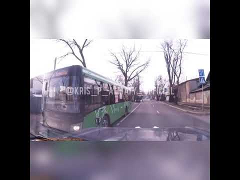 Сузуки сбил автобус