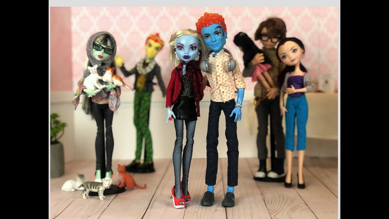 The Future- A Monster High/Ever After High Stop Motion
