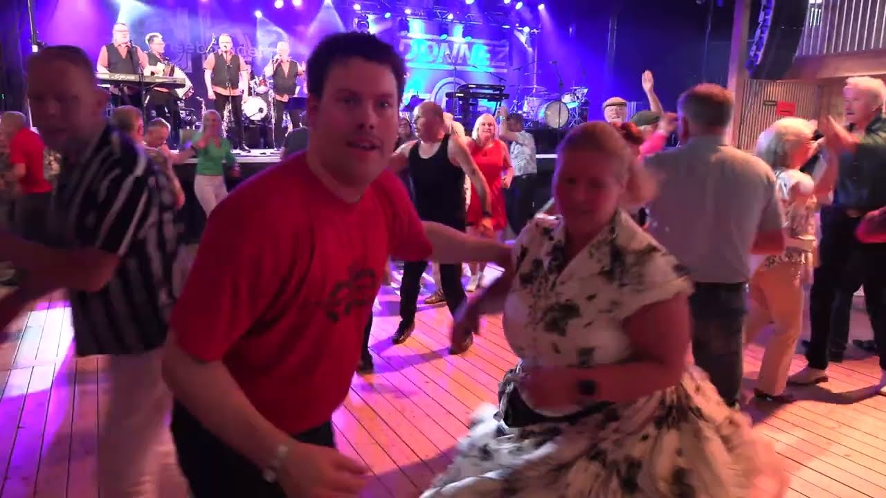 Danskveld på Lavvotunet Dokka Camping  med DÆNSEBÆNDET  10 mai 2024