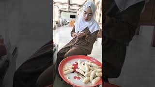 iris iris pisang buat di goreng