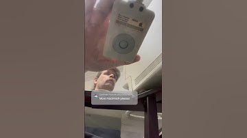 1980s “portability”: Macintosh Plus playing ShufflePuck #retrocomputing #retrogaming #80s #tech