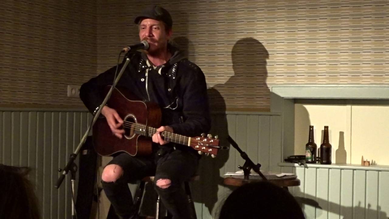 Micha Benjamin Live @Cologne Helmholtzcafé – Scharfe Freundin