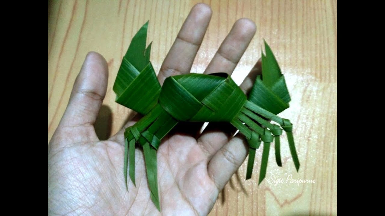 Kerajinan dari daun kelapa