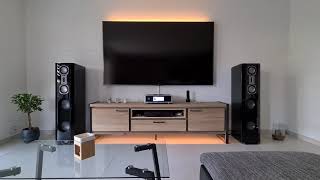 NAD M33 with Quadral Aurum Vulkan 9 and music playback 1