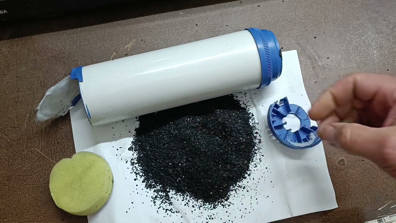 مكونات شمعة حبيبات الكربون و التخلص من طعم المياه السئ و الكلور و الروائح الكريهة