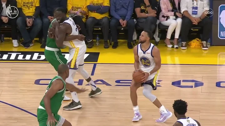 Curry TWEAKS ankle and looks hurt vs Celtics Game 1 2022 Finals!