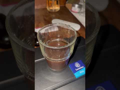 Un Petit Café قهوة ومثل 