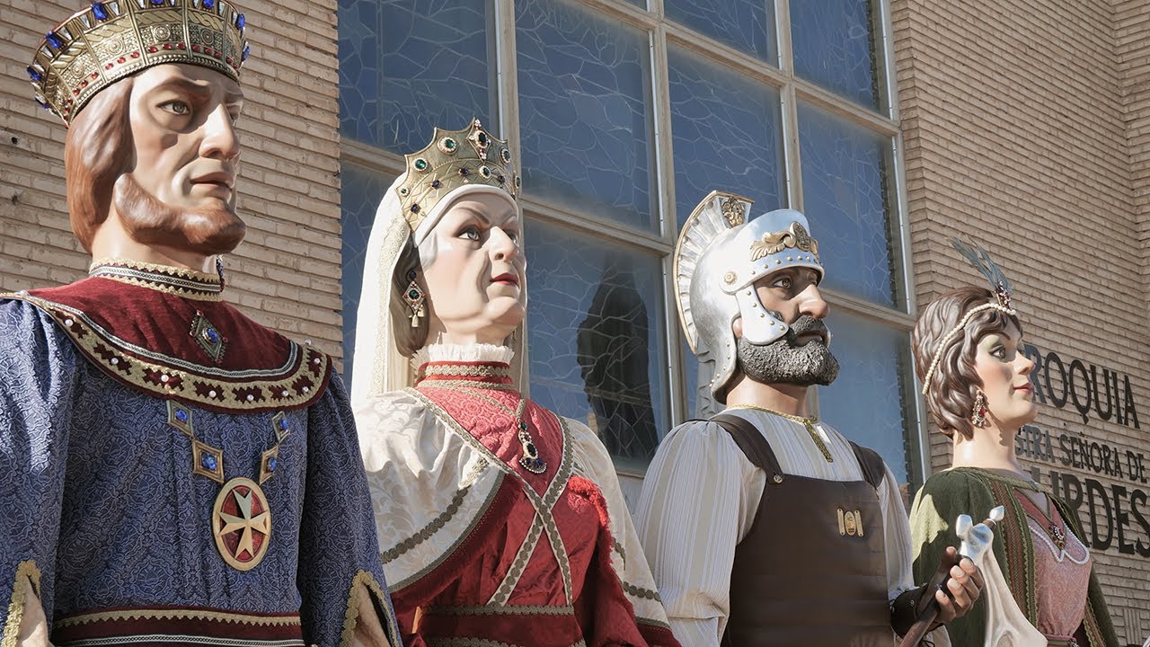 Comparsa PERRINCHE de Gigantes y Cabezudos