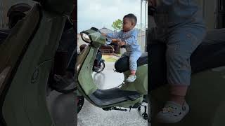 Bayi lucu manasin motor vespa #naikmotor