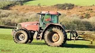 Muck-Spreading with Case MX 110 and Splash Plate.
