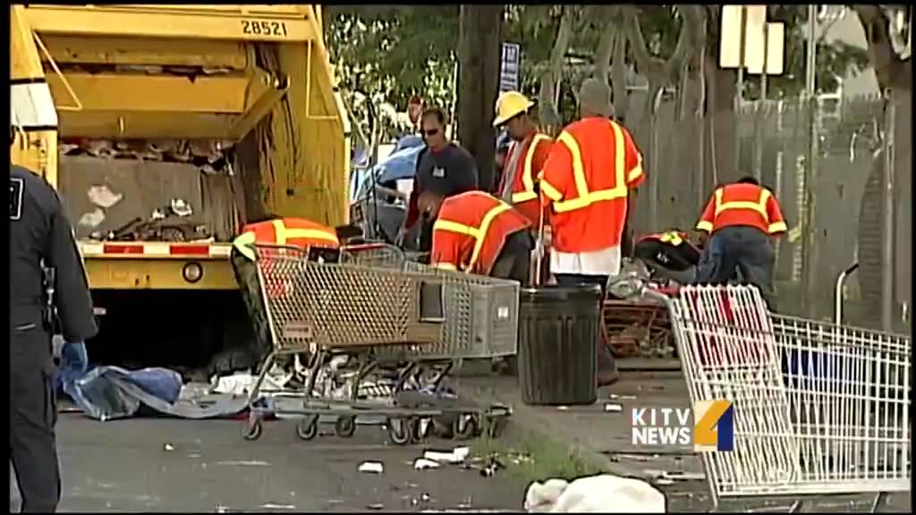 Crews clear out Iwilei homeless camps
