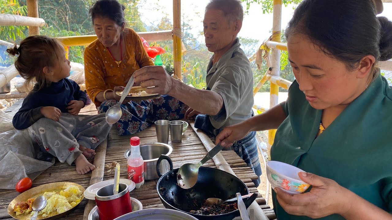 Alu falnu falacha pork  ko thaipo wow mazdar vayo@oye village life 