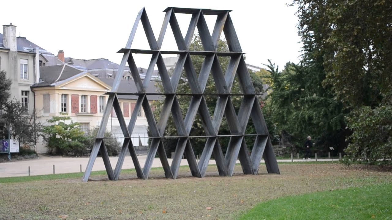 Un Chateau De Cartes Geant Youtube