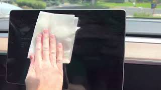Screen clean mode in Tesla model 3