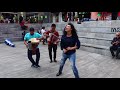 Cumbia Sampuesana bailada por Flor Amargo en calles de la ciudad de México