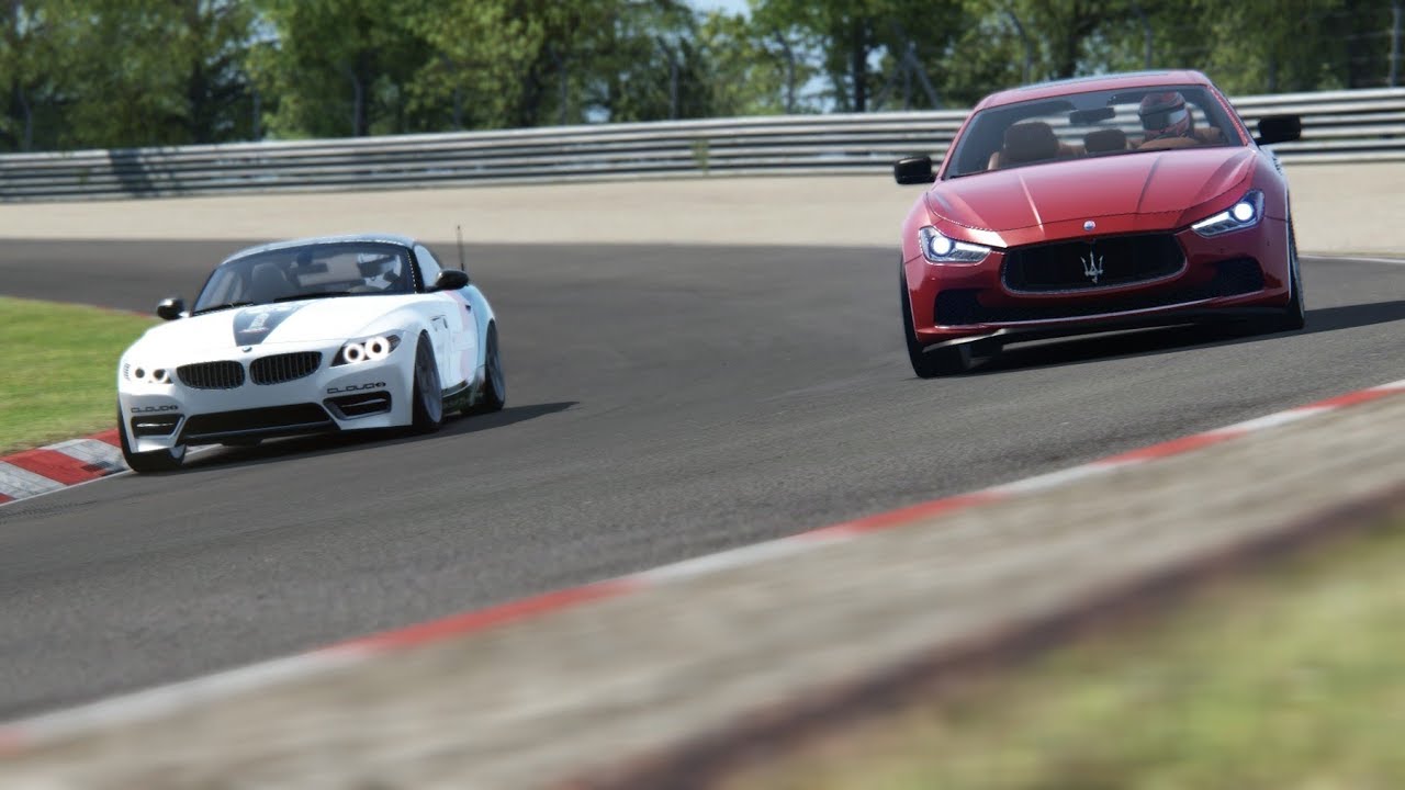 Maserati Ghibli S vs BMW Z4 at Nordschleife
