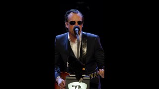 Joe Bonamassa - Living on the Moon