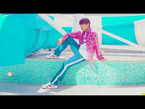 리복(REEBOK)의 아즈트렉 OG