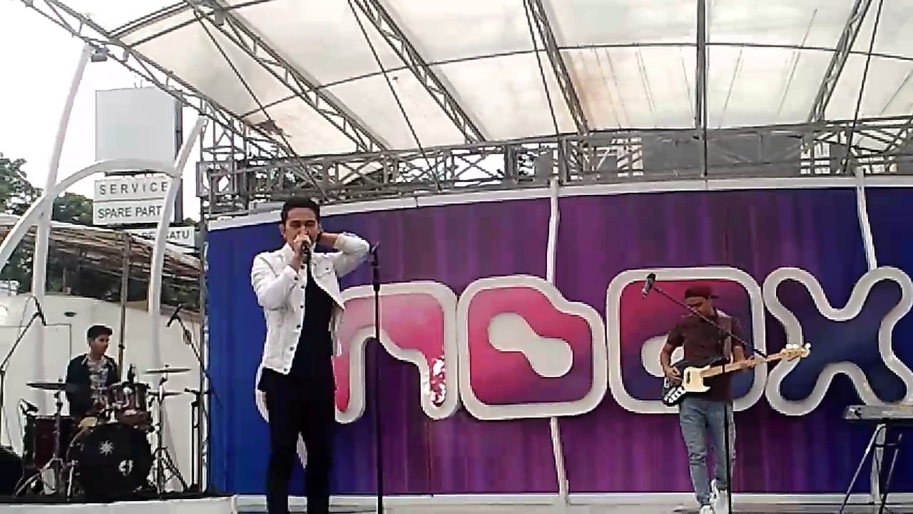 LYLA Band - Gak Romantis (inbox_SCTV Live Ramayana Bekasi Timur 31/3/2017)