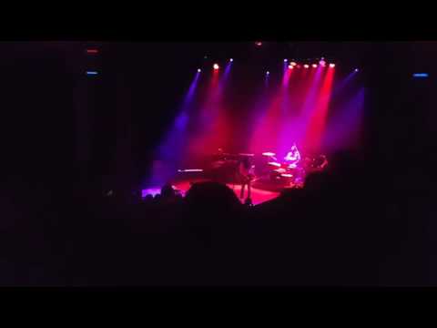 Temper Trap - Love Lost (live @O2 Shepherd's Bush Empire)