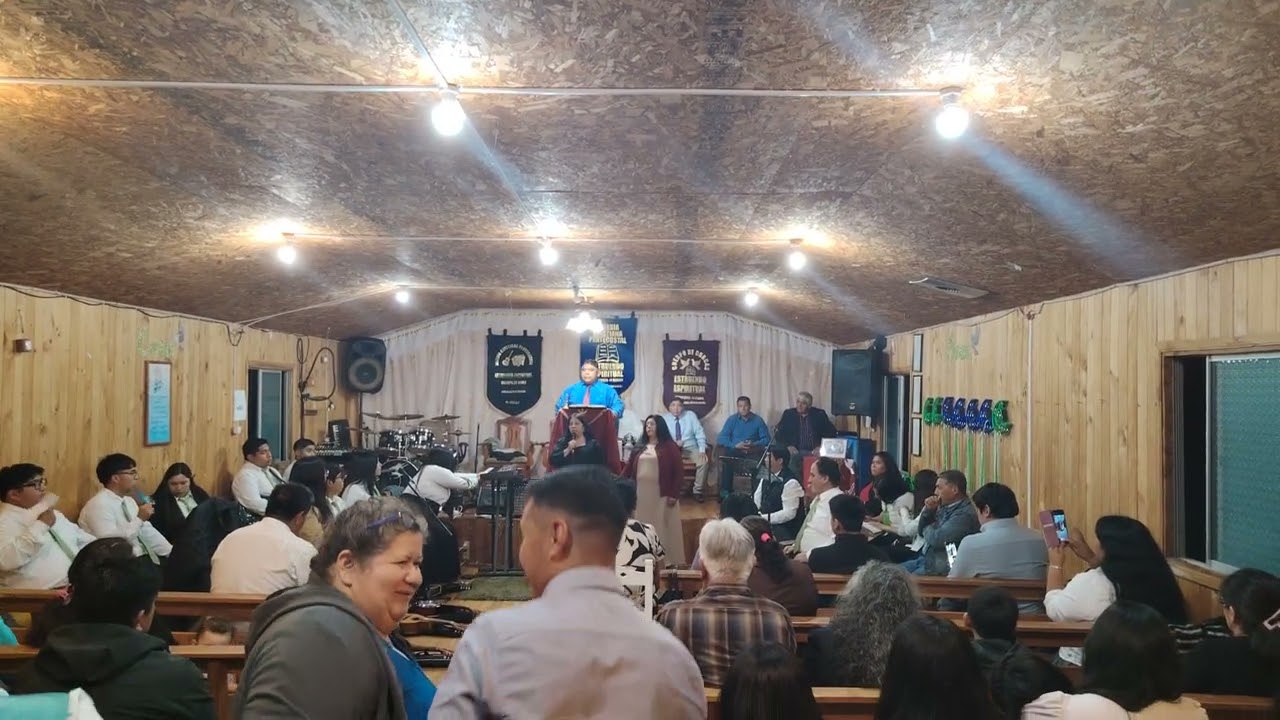 Mi mamá se une a las hermanas Dorcas(Estruendo espiritual Pitrufquen). 